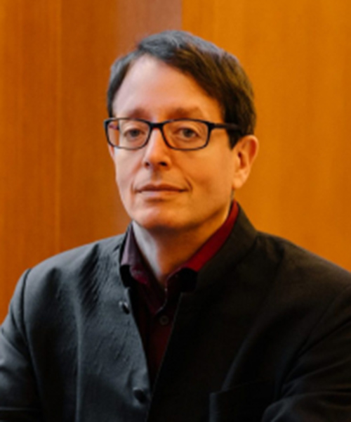 Daniel Bell headshot